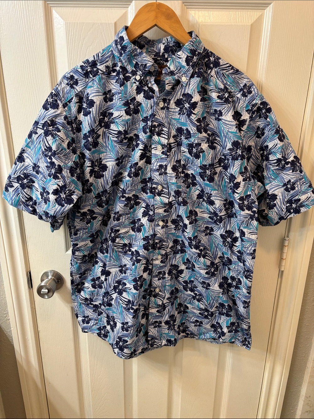 Ariat Men’s Short-Sleeve Tropical Floral Button-Down - Navy & Teal size large